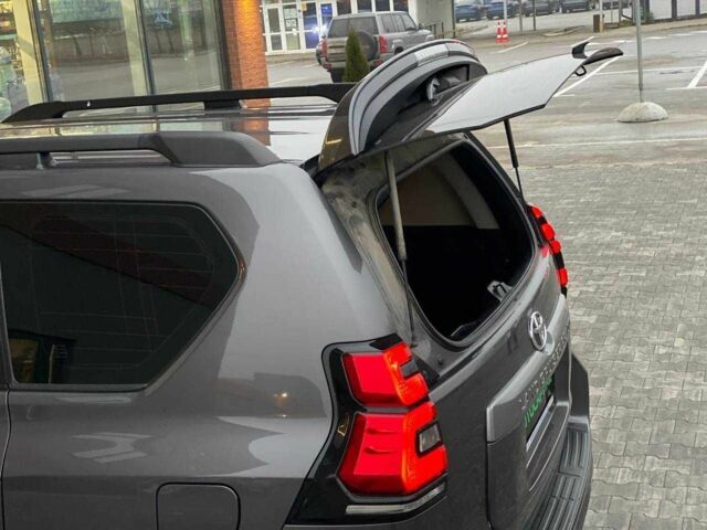 Сірий Тойота Ленд Крузер Прадо 150, об'ємом двигуна 2.7 л та пробігом 171 тис. км за 29990 $, фото 10 на Automoto.ua