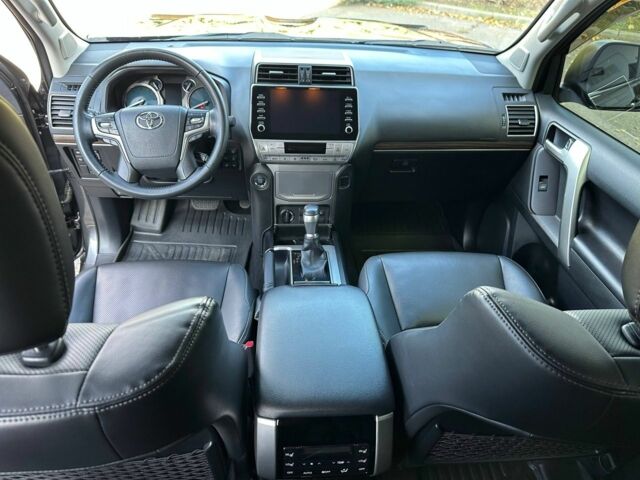 Серый Тойота Ленд Крузер Прадо 150, объемом двигателя 4.8 л и пробегом 72 тыс. км за 55000 $, фото 6 на Automoto.ua