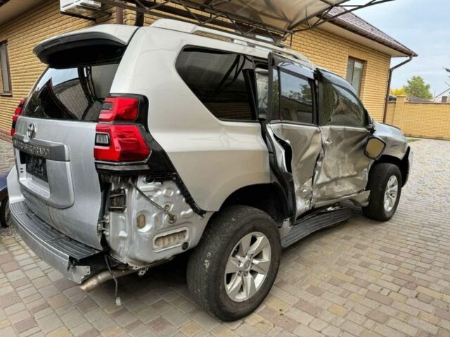 Серый Тойота Ленд Крузер Прадо 150, объемом двигателя 2.8 л и пробегом 59 тыс. км за 33500 $, фото 3 на Automoto.ua