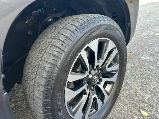 Серый Тойота Ленд Крузер Прадо 150, объемом двигателя 4.8 л и пробегом 72 тыс. км за 55000 $, фото 17 на Automoto.ua