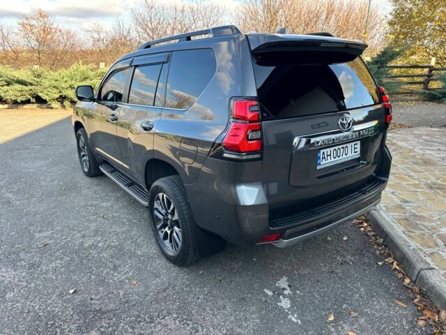 Серый Тойота Ленд Крузер Прадо 150, объемом двигателя 4.8 л и пробегом 72 тыс. км за 55000 $, фото 19 на Automoto.ua