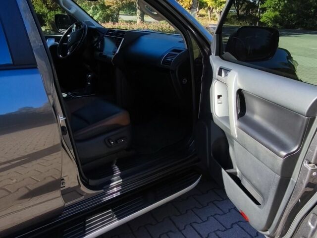 Сірий Тойота Ленд Крузер Прадо 150, об'ємом двигуна 2.8 л та пробігом 116 тис. км за 51000 $, фото 16 на Automoto.ua