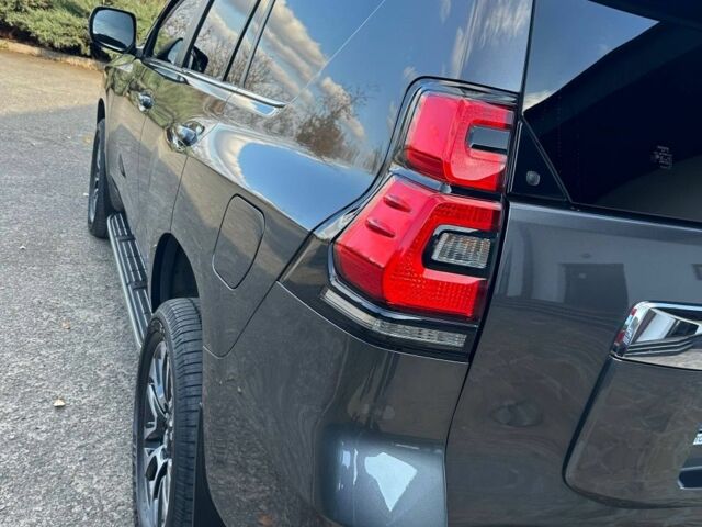 Серый Тойота Ленд Крузер Прадо 150, объемом двигателя 4.8 л и пробегом 72 тыс. км за 55000 $, фото 15 на Automoto.ua