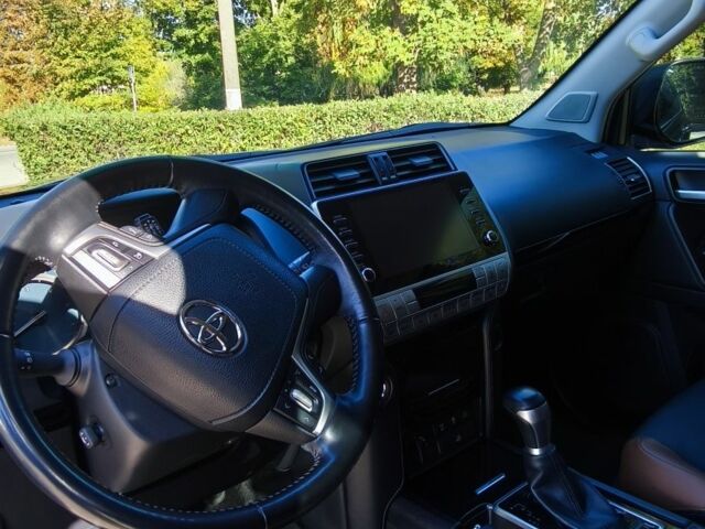 Сірий Тойота Ленд Крузер Прадо 150, об'ємом двигуна 2.8 л та пробігом 116 тис. км за 51000 $, фото 15 на Automoto.ua