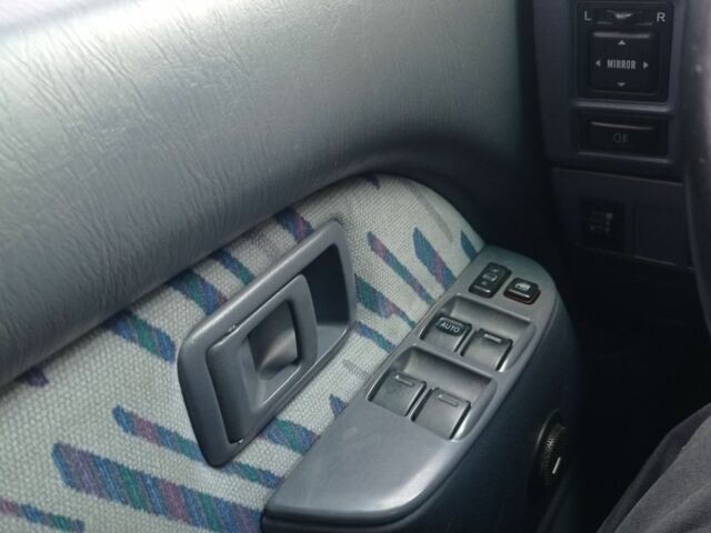 Синий Тойота Ленд Крузер Прадо 90, объемом двигателя 3.4 л и пробегом 350 тыс. км за 7900 $, фото 6 на Automoto.ua