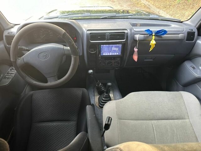 Зеленый Тойота Ленд Крузер Прадо 90, объемом двигателя 2.7 л и пробегом 268 тыс. км за 7700 $, фото 3 на Automoto.ua