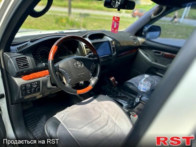 Белый Тойота Ленд Крузер Прадо, объемом двигателя 2.7 л и пробегом 237 тыс. км за 13500 $, фото 8 на Automoto.ua