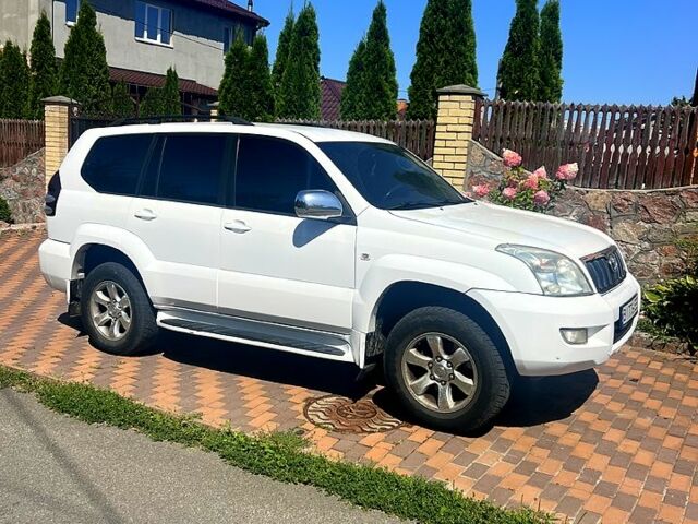 Белый Тойота Ленд Крузер Прадо, объемом двигателя 4 л и пробегом 228 тыс. км за 10500 $, фото 1 на Automoto.ua