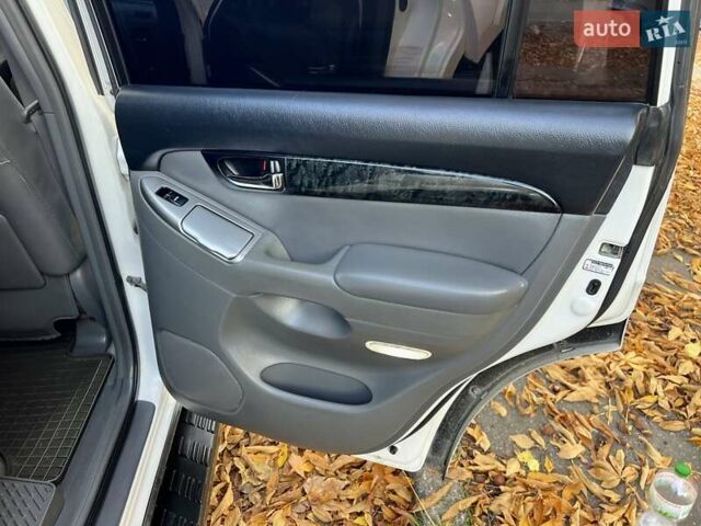 Белый Тойота Ленд Крузер Прадо, объемом двигателя 3.96 л и пробегом 257 тыс. км за 16900 $, фото 83 на Automoto.ua