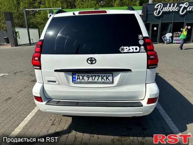 Белый Тойота Ленд Крузер Прадо, объемом двигателя 4 л и пробегом 258 тыс. км за 17600 $, фото 3 на Automoto.ua