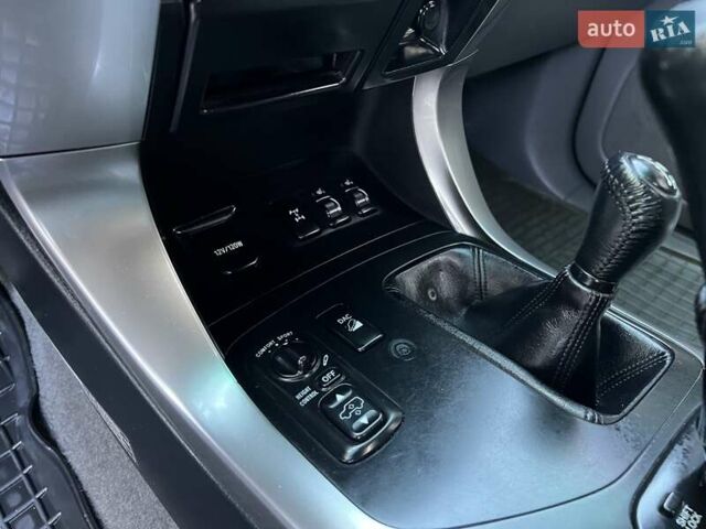 Белый Тойота Ленд Крузер Прадо, объемом двигателя 3.96 л и пробегом 257 тыс. км за 16900 $, фото 88 на Automoto.ua