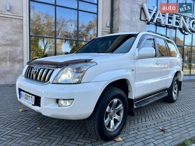 Белый Тойота Ленд Крузер Прадо, объемом двигателя 3.96 л и пробегом 257 тыс. км за 16900 $, фото 19 на Automoto.ua