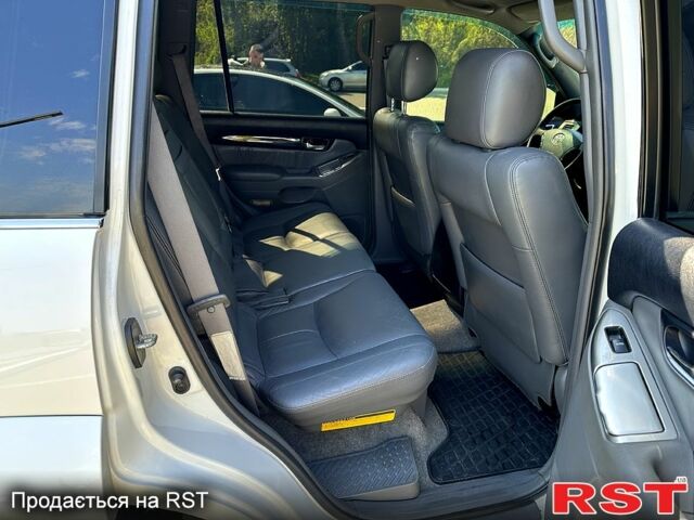 Белый Тойота Ленд Крузер Прадо, объемом двигателя 4 л и пробегом 258 тыс. км за 17600 $, фото 6 на Automoto.ua