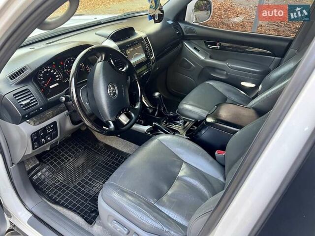 Белый Тойота Ленд Крузер Прадо, объемом двигателя 3.96 л и пробегом 257 тыс. км за 16900 $, фото 74 на Automoto.ua