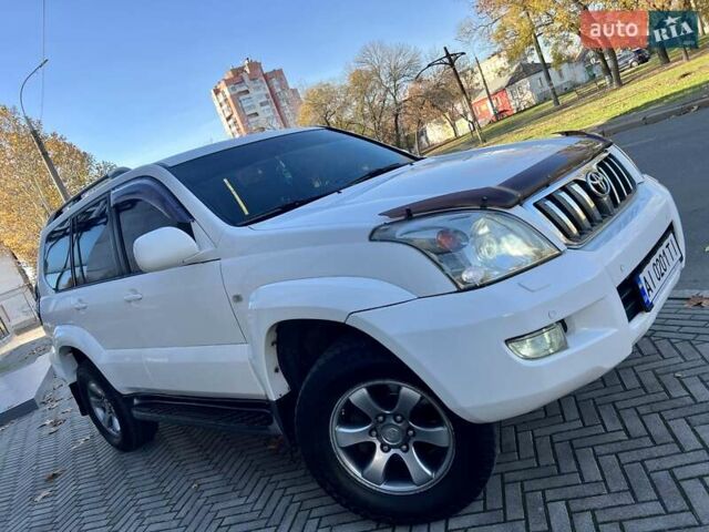 Белый Тойота Ленд Крузер Прадо, объемом двигателя 3.96 л и пробегом 257 тыс. км за 16900 $, фото 25 на Automoto.ua