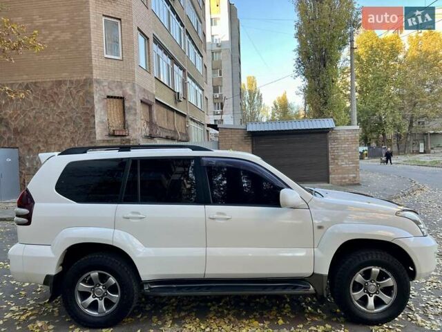 Белый Тойота Ленд Крузер Прадо, объемом двигателя 3.96 л и пробегом 257 тыс. км за 16900 $, фото 49 на Automoto.ua