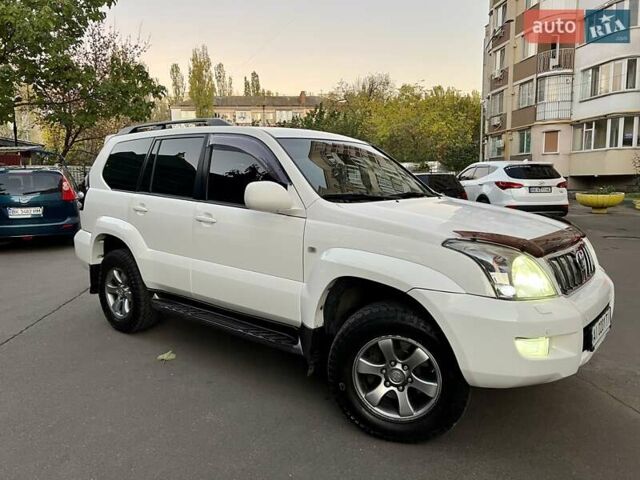 Белый Тойота Ленд Крузер Прадо, объемом двигателя 3.96 л и пробегом 257 тыс. км за 16900 $, фото 62 на Automoto.ua