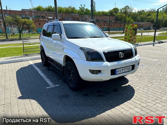 Белый Тойота Ленд Крузер Прадо, объемом двигателя 4 л и пробегом 258 тыс. км за 17600 $, фото 1 на Automoto.ua