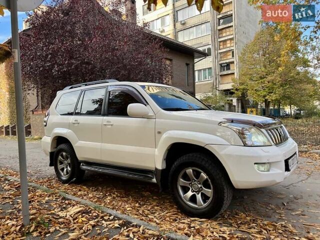 Белый Тойота Ленд Крузер Прадо, объемом двигателя 3.96 л и пробегом 257 тыс. км за 16900 $, фото 67 на Automoto.ua