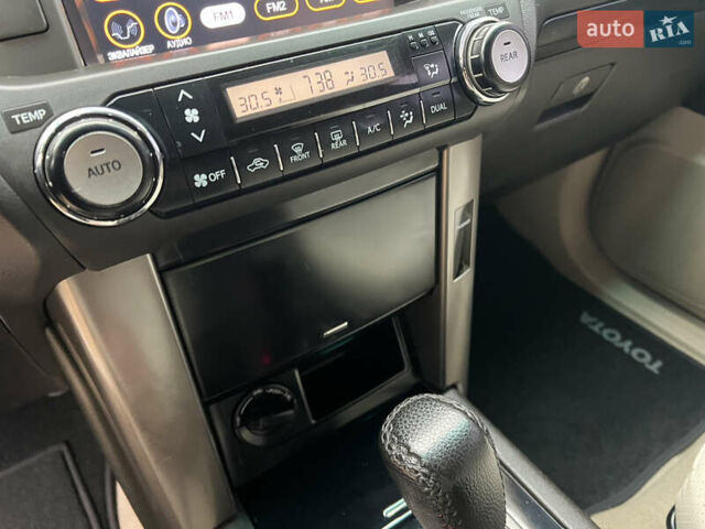 Белый Тойота Ленд Крузер Прадо, объемом двигателя 2.7 л и пробегом 228 тыс. км за 19950 $, фото 88 на Automoto.ua