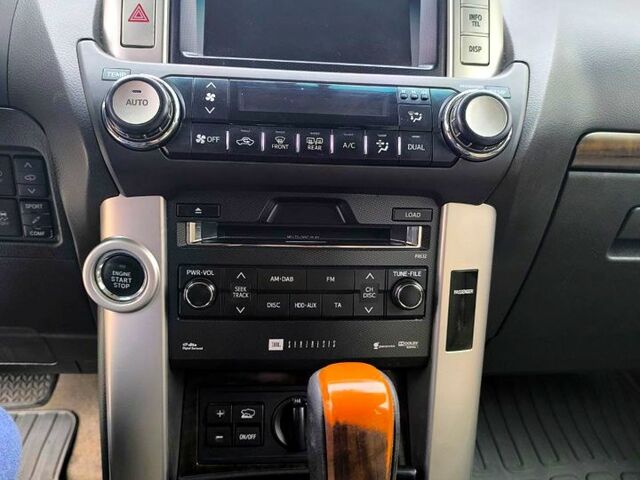 Белый Тойота Ленд Крузер Прадо, объемом двигателя 4 л и пробегом 320 тыс. км за 22000 $, фото 11 на Automoto.ua