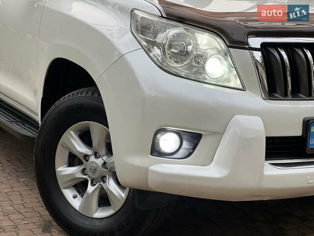 Белый Тойота Ленд Крузер Прадо, объемом двигателя 2.7 л и пробегом 228 тыс. км за 19950 $, фото 5 на Automoto.ua