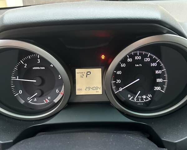 Белый Тойота Ленд Крузер Прадо, объемом двигателя 3 л и пробегом 294 тыс. км за 25500 $, фото 1 на Automoto.ua