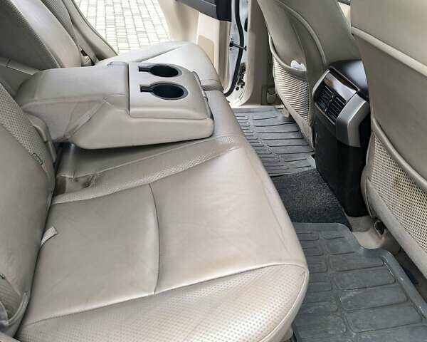 Белый Тойота Ленд Крузер Прадо, объемом двигателя 4 л и пробегом 320 тыс. км за 23500 $, фото 11 на Automoto.ua