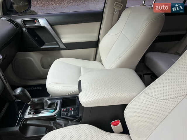 Белый Тойота Ленд Крузер Прадо, объемом двигателя 2.7 л и пробегом 228 тыс. км за 19950 $, фото 74 на Automoto.ua