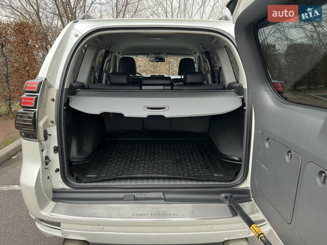 Белый Тойота Ленд Крузер Прадо, объемом двигателя 2.98 л и пробегом 150 тыс. км за 26500 $, фото 53 на Automoto.ua