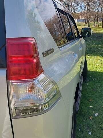 Белый Тойота Ленд Крузер Прадо, объемом двигателя 2.7 л и пробегом 180 тыс. км за 20500 $, фото 11 на Automoto.ua