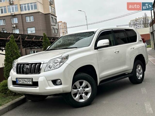 Белый Тойота Ленд Крузер Прадо, объемом двигателя 2.7 л и пробегом 180 тыс. км за 20500 $, фото 14 на Automoto.ua