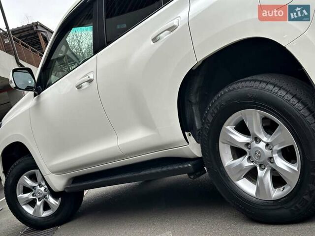 Белый Тойота Ленд Крузер Прадо, объемом двигателя 2.7 л и пробегом 180 тыс. км за 20500 $, фото 35 на Automoto.ua