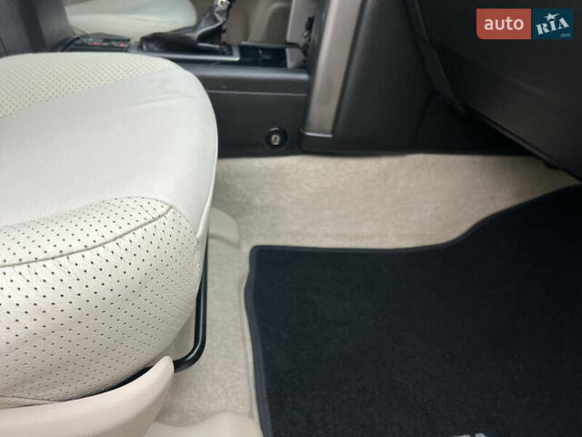 Белый Тойота Ленд Крузер Прадо, объемом двигателя 2.7 л и пробегом 228 тыс. км за 19950 $, фото 121 на Automoto.ua