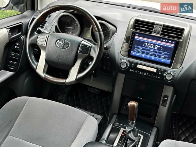 Білий Тойота Ленд Крузер Прадо, об'ємом двигуна 2.7 л та пробігом 180 тис. км за 20500 $, фото 43 на Automoto.ua