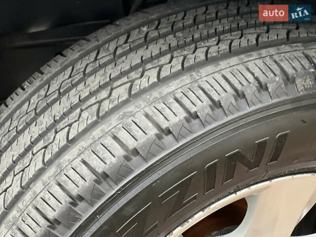 Белый Тойота Ленд Крузер Прадо, объемом двигателя 2.7 л и пробегом 228 тыс. км за 19950 $, фото 12 на Automoto.ua