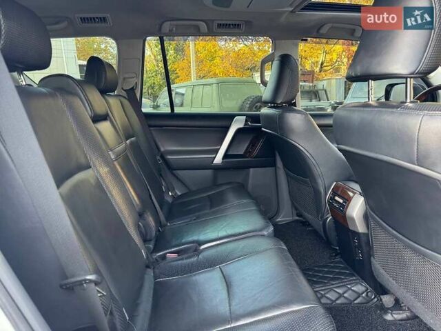 Білий Тойота Ленд Крузер Прадо, об'ємом двигуна 3 л та пробігом 202 тис. км за 23900 $, фото 15 на Automoto.ua