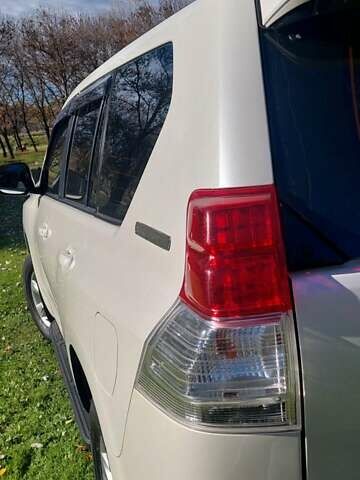 Белый Тойота Ленд Крузер Прадо, объемом двигателя 2.7 л и пробегом 180 тыс. км за 20500 $, фото 14 на Automoto.ua