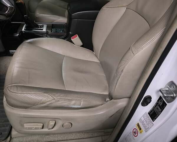 Белый Тойота Ленд Крузер Прадо, объемом двигателя 4 л и пробегом 320 тыс. км за 22000 $, фото 17 на Automoto.ua