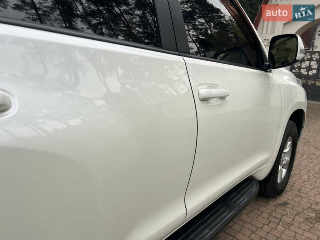 Белый Тойота Ленд Крузер Прадо, объемом двигателя 2.7 л и пробегом 228 тыс. км за 19950 $, фото 49 на Automoto.ua