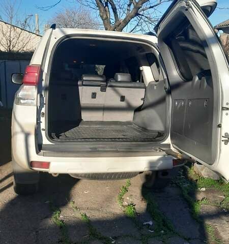 Белый Тойота Ленд Крузер Прадо, объемом двигателя 2.98 л и пробегом 257 тыс. км за 23000 $, фото 5 на Automoto.ua