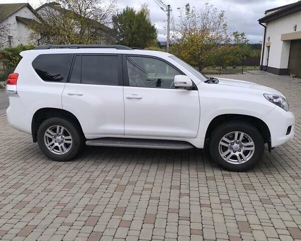 Белый Тойота Ленд Крузер Прадо, объемом двигателя 4 л и пробегом 320 тыс. км за 23500 $, фото 4 на Automoto.ua