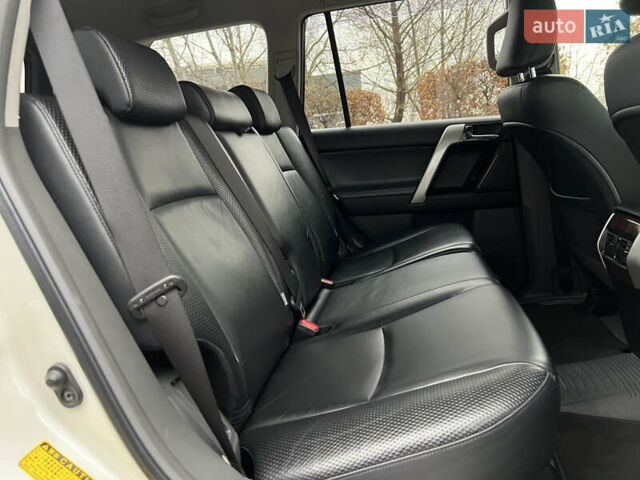 Белый Тойота Ленд Крузер Прадо, объемом двигателя 2.98 л и пробегом 150 тыс. км за 26500 $, фото 60 на Automoto.ua