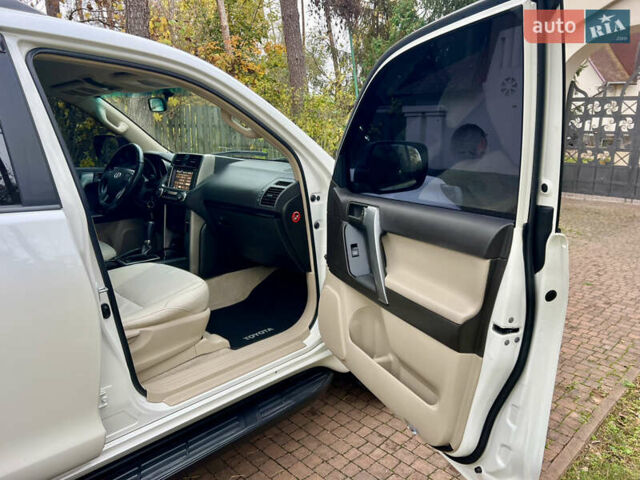 Белый Тойота Ленд Крузер Прадо, объемом двигателя 2.7 л и пробегом 228 тыс. км за 19950 $, фото 109 на Automoto.ua