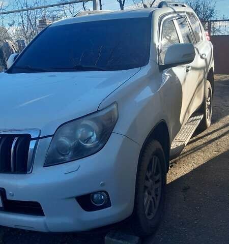 Белый Тойота Ленд Крузер Прадо, объемом двигателя 2.98 л и пробегом 257 тыс. км за 23000 $, фото 1 на Automoto.ua