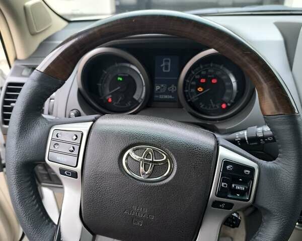 Белый Тойота Ленд Крузер Прадо, объемом двигателя 4 л и пробегом 320 тыс. км за 22000 $, фото 26 на Automoto.ua