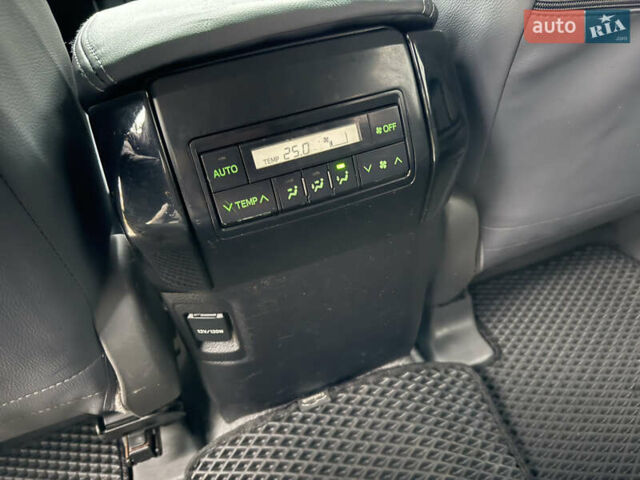 Белый Тойота Ленд Крузер Прадо, объемом двигателя 2.69 л и пробегом 248 тыс. км за 18500 $, фото 17 на Automoto.ua