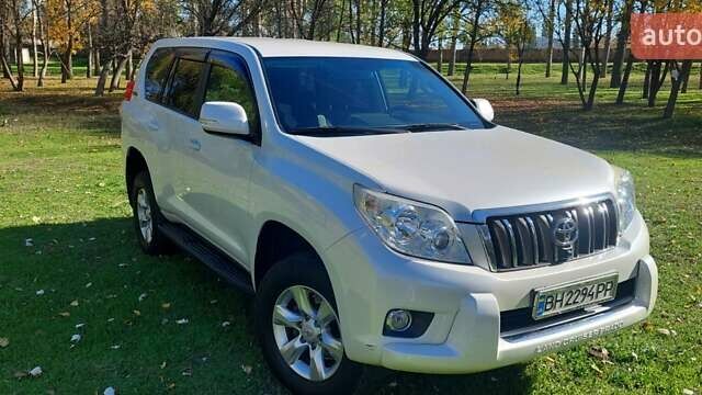 Белый Тойота Ленд Крузер Прадо, объемом двигателя 2.7 л и пробегом 180 тыс. км за 20500 $, фото 7 на Automoto.ua