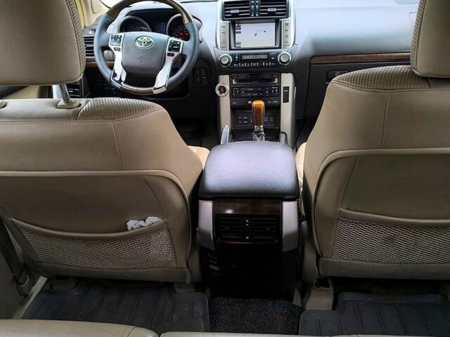 Белый Тойота Ленд Крузер Прадо, объемом двигателя 4 л и пробегом 320 тыс. км за 22000 $, фото 4 на Automoto.ua