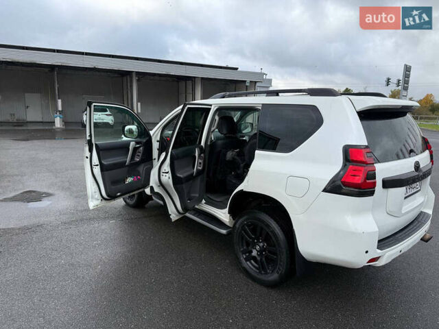 Белый Тойота Ленд Крузер Прадо, объемом двигателя 3.96 л и пробегом 320 тыс. км за 23999 $, фото 4 на Automoto.ua